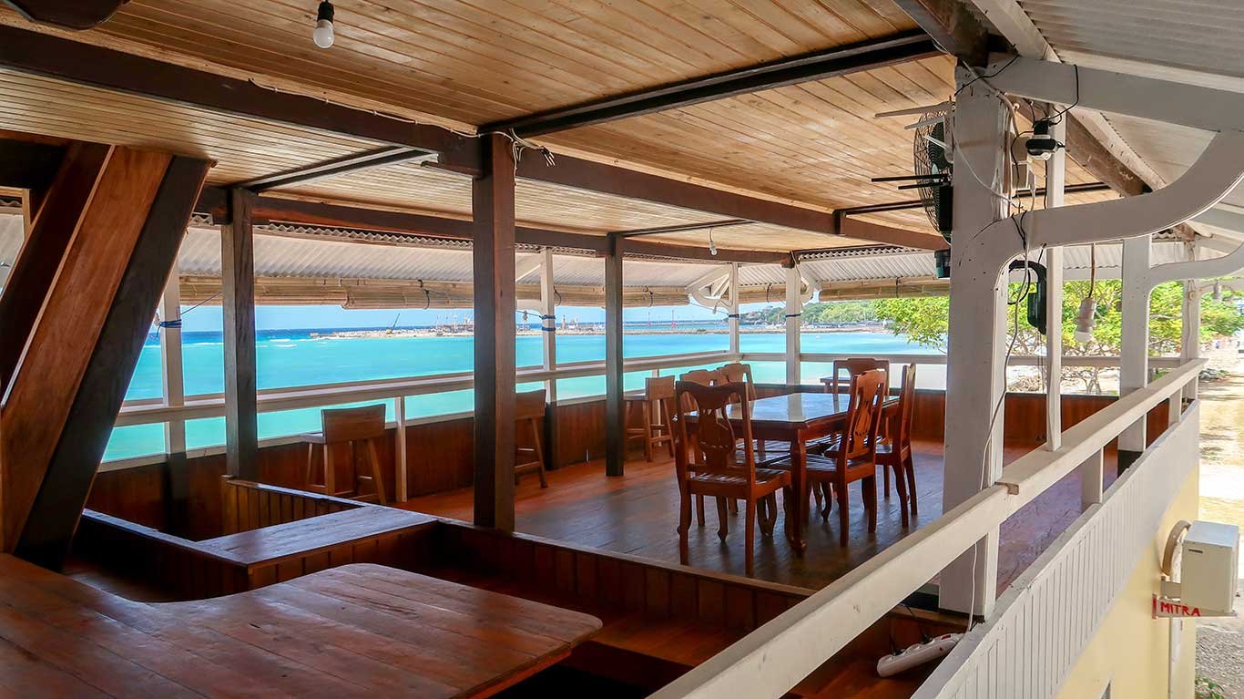 relaxing-area-level2-deck